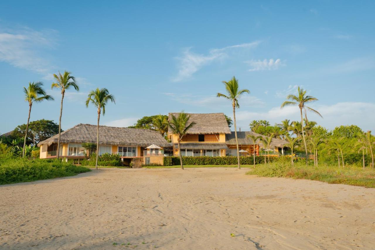 Tanusas Retreat & Spa Puerto Cayo Exterior foto